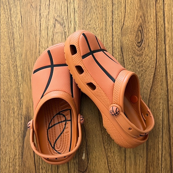 Basketball Crocs - Picture 4 of 6